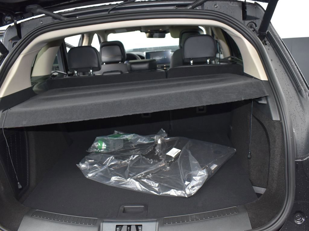 New 2025 Lincoln Corsair Reserve w/ Equipment Group 202A image 13