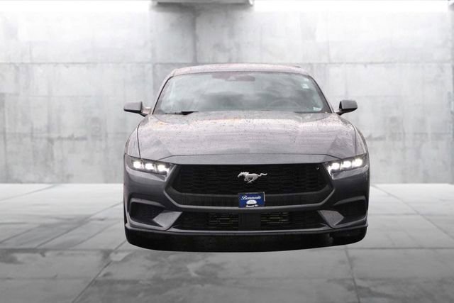 Used 2025 Ford Mustang Coupe image 4