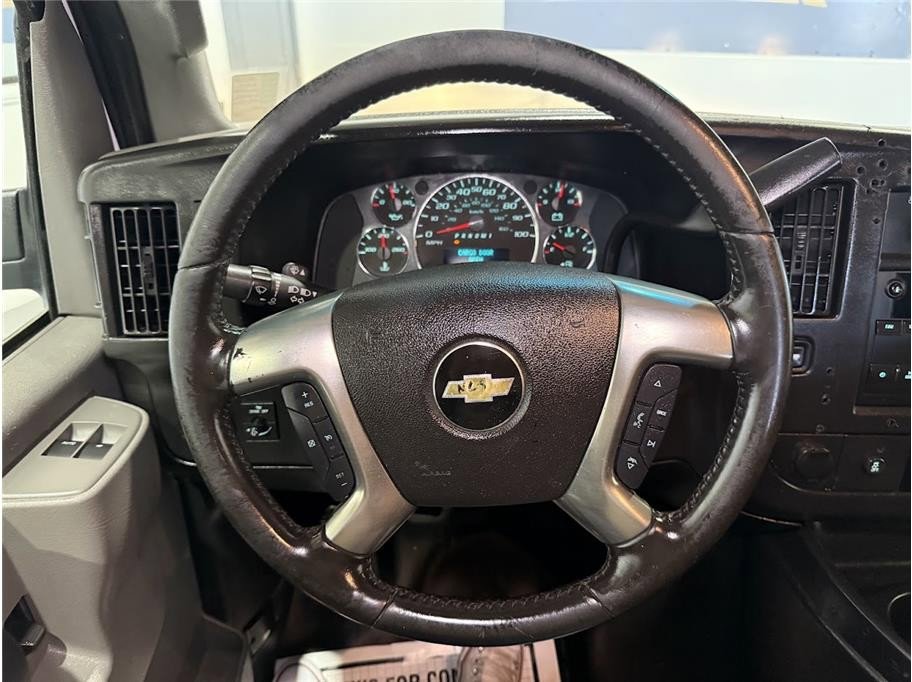 Used 2017 Chevrolet Express 2500 image 22