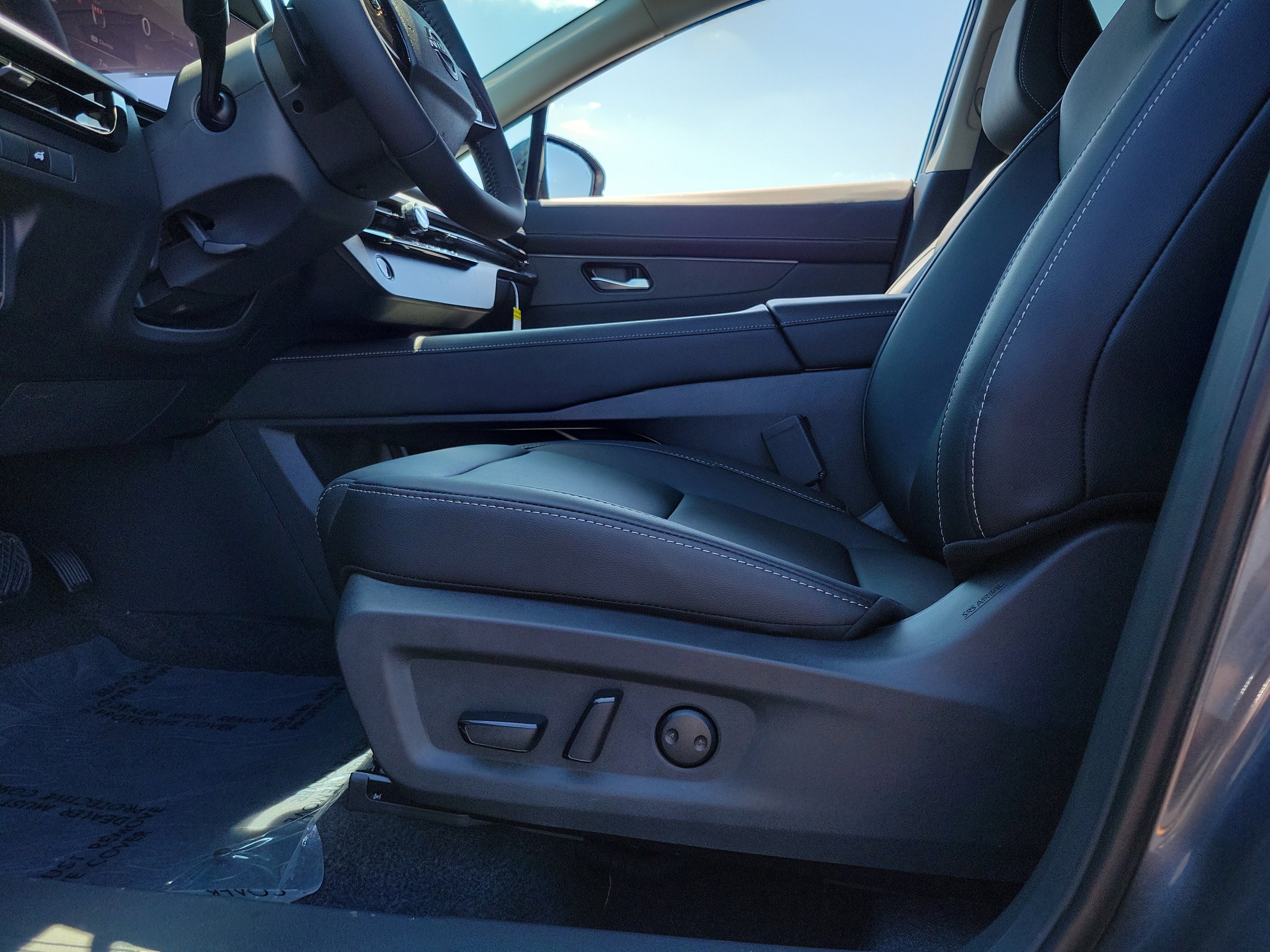 Used 2025 Nissan Murano SV w/ Cargo Package image 16