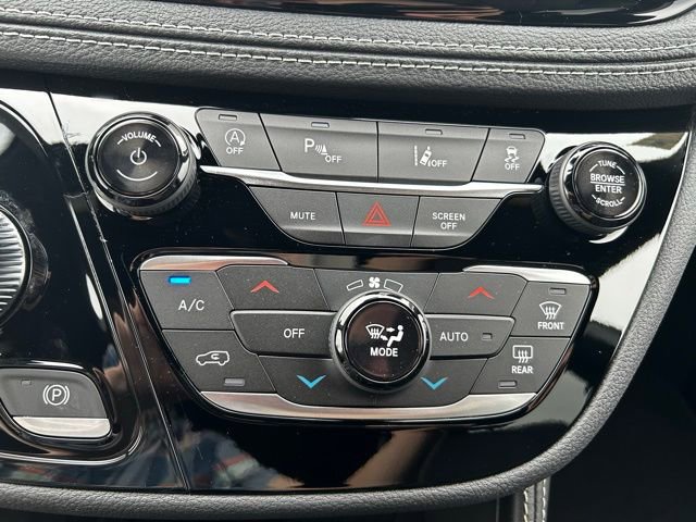 New 2026 Chrysler Pacifica Limited image 18