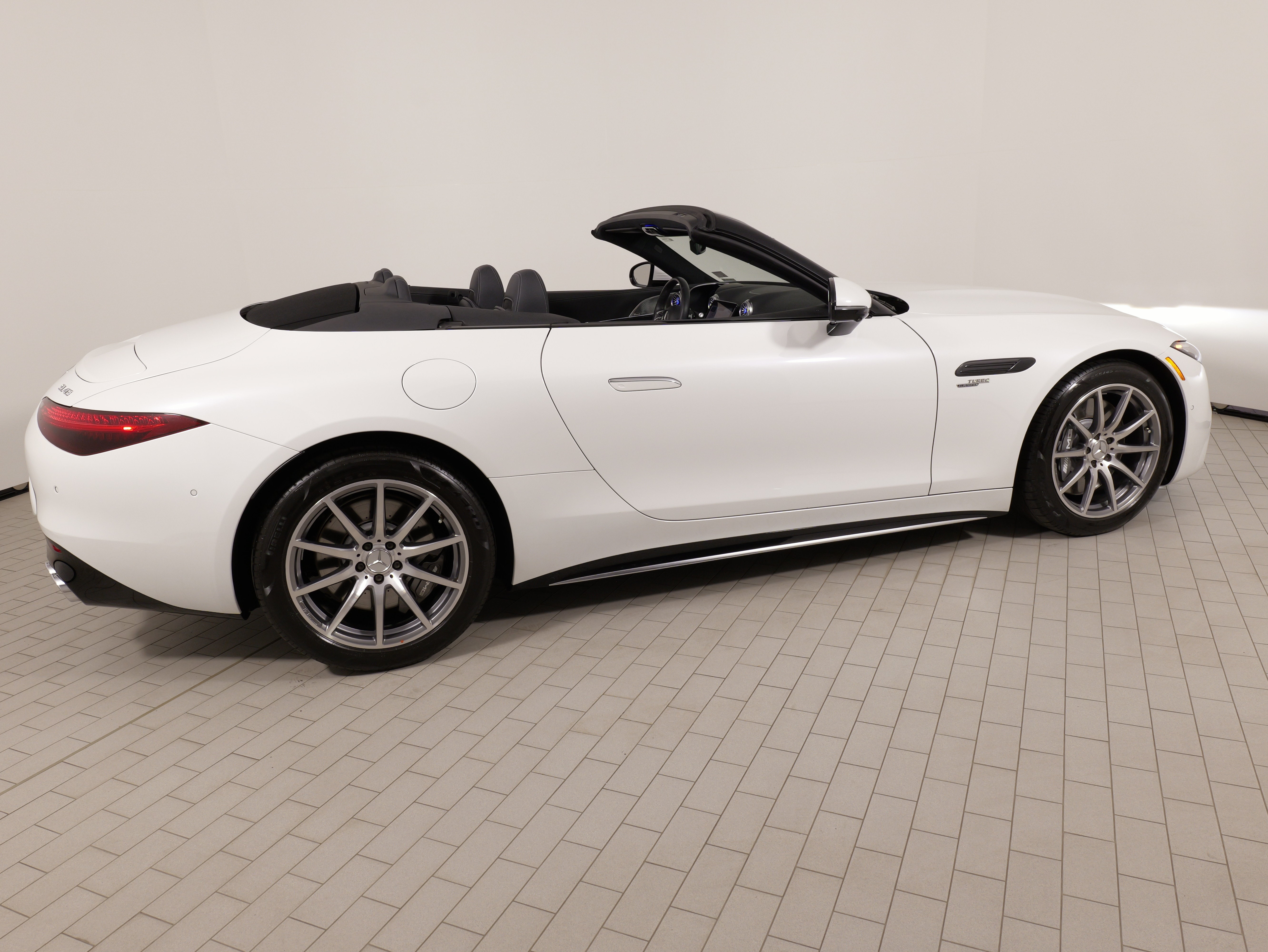 Used 2023 Mercedes-Benz SL 43 AMG image 12