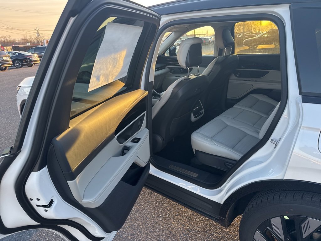 New 2026 Lincoln Nautilus Reserve w/ Jet Appearance Package image 15