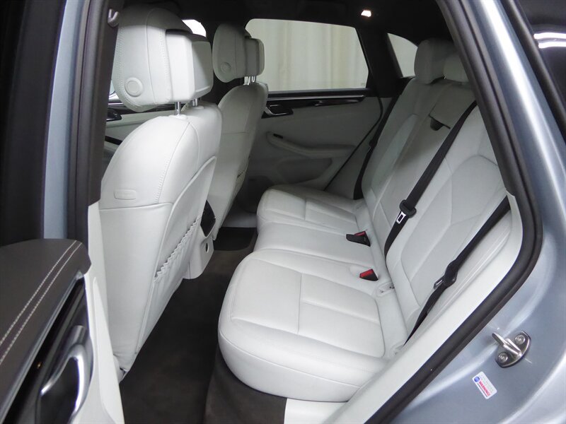 Used 2021 Porsche Macan S AWD/4WD image 27