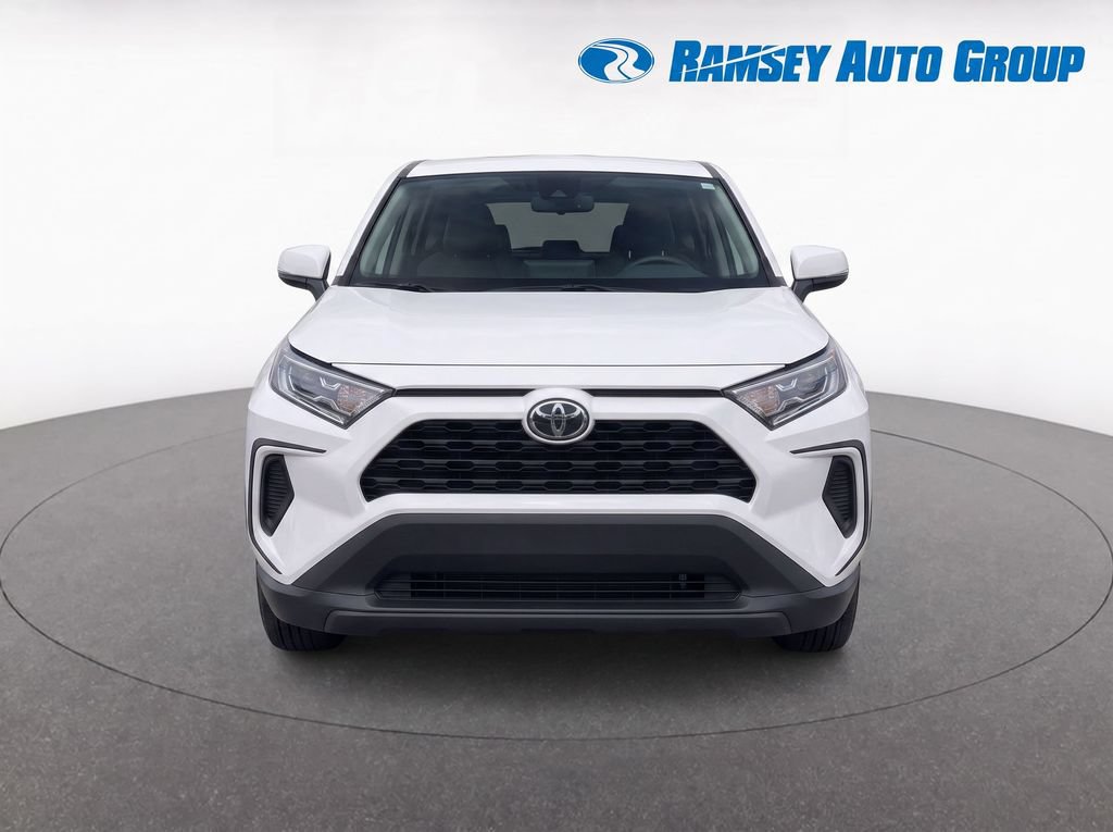 Used 2023 Toyota RAV4 LE AWD/4WD image 5