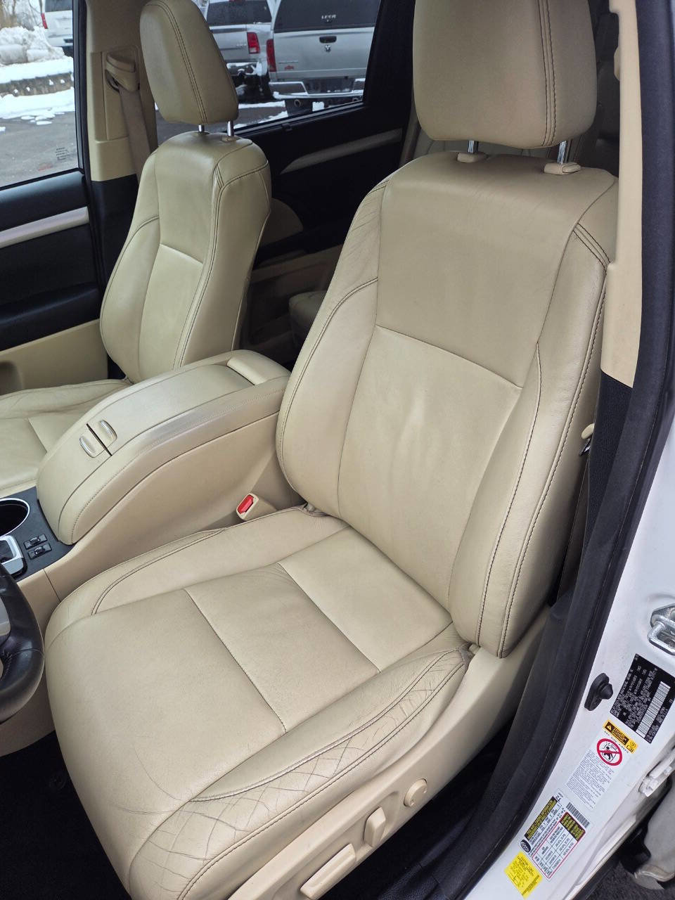 Used 2015 Toyota Highlander XLE image 24