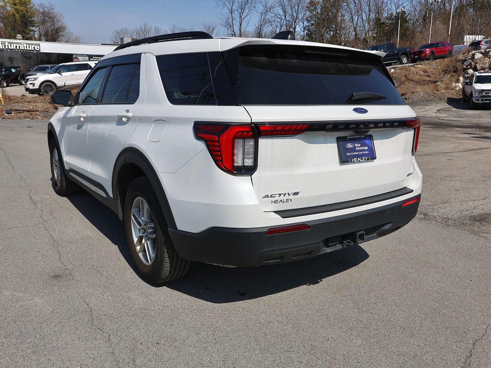 Used 2025 Ford Explorer Active image 5
