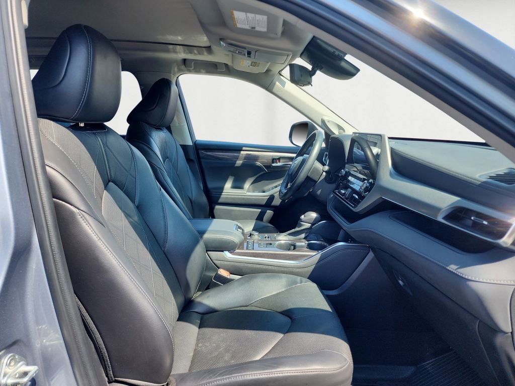 Used 2022 Toyota Highlander Platinum image 15