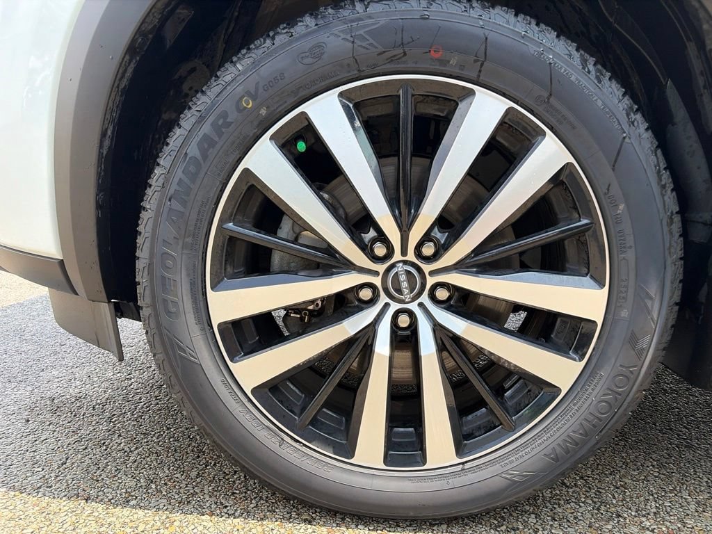 Used 2025 Nissan Pathfinder Platinum AWD/4WD image 27