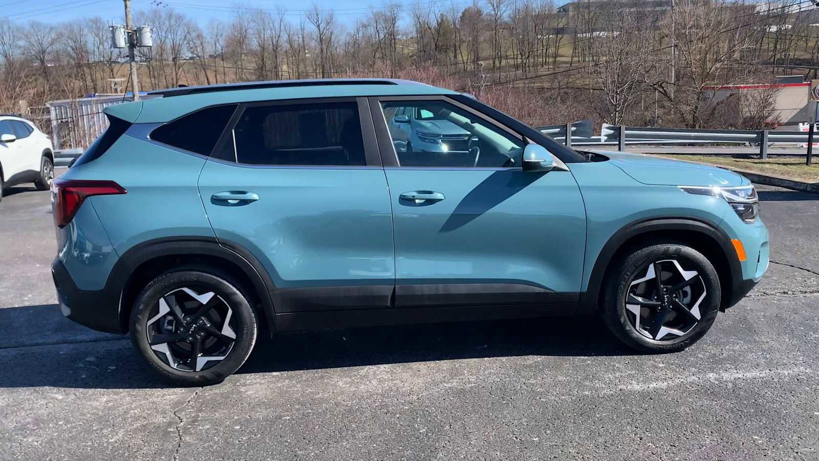 Used 2024 Kia Seltos EX image 9