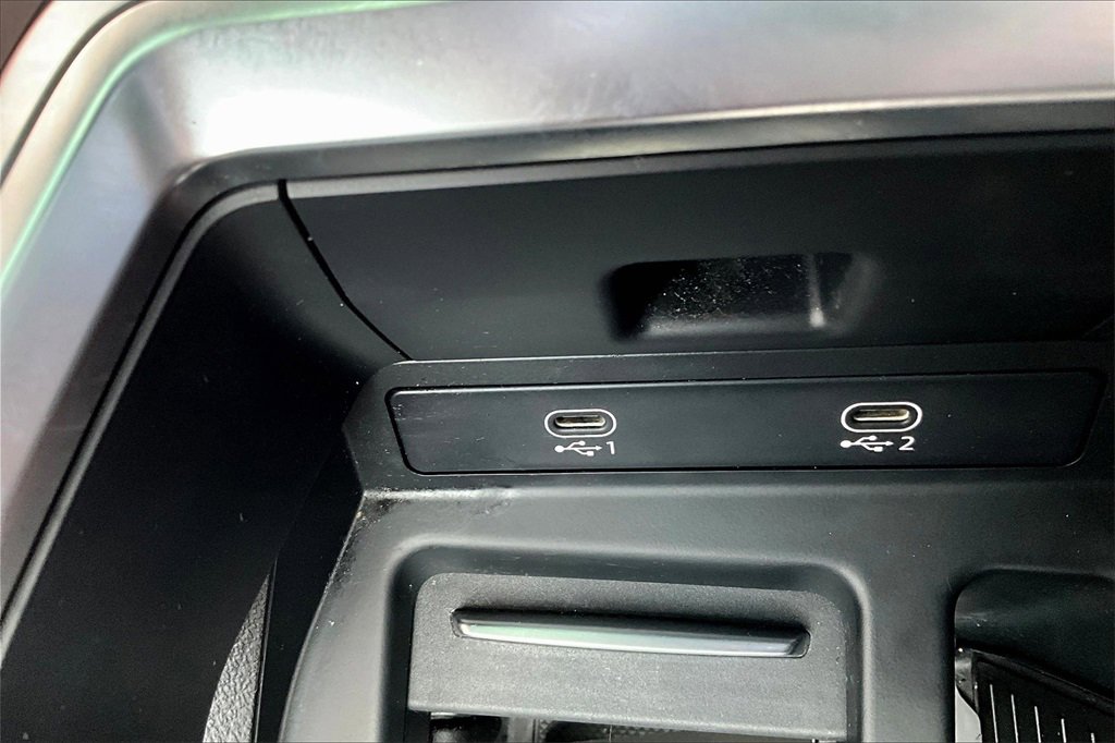 Used 2022 Audi e-tron S Premium Plus w/ 21" Black Optic Package image 16