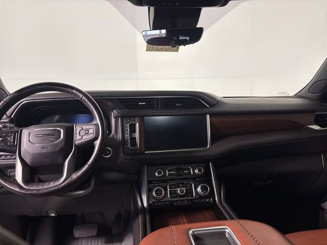 Used 2023 GMC Yukon Denali Ultimate AWD/4WD image 18