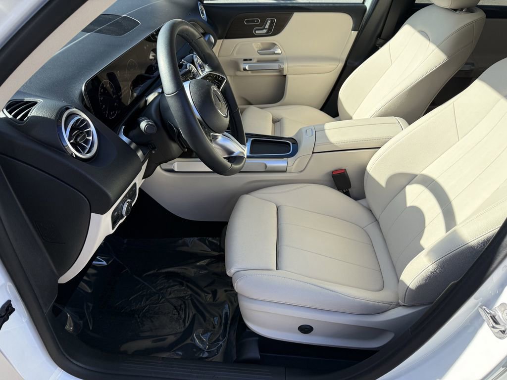 Certified 2025 Mercedes-Benz GLB 250 4MATIC image 9
