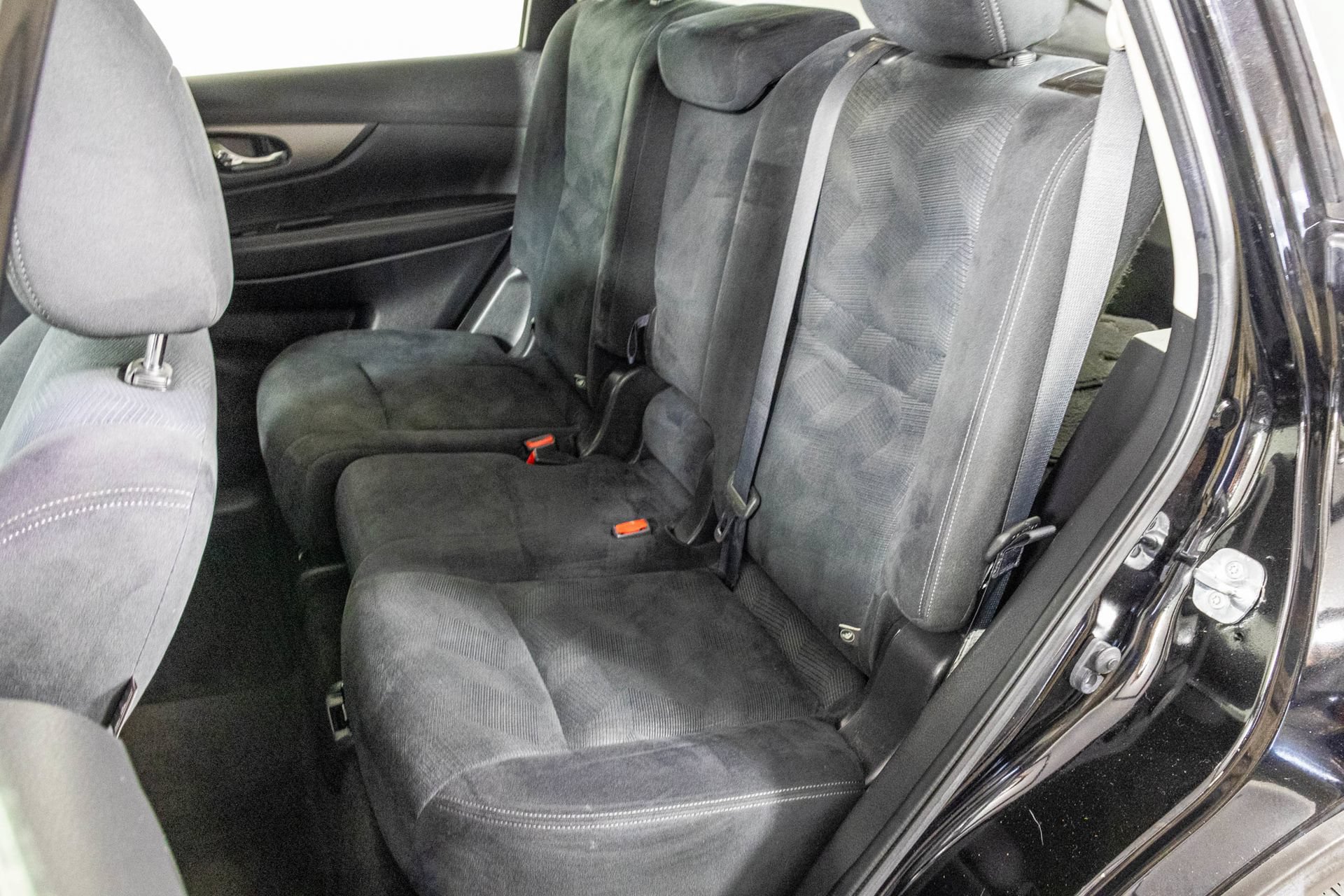 Used 2016 Nissan Rogue S AWD/4WD image 35