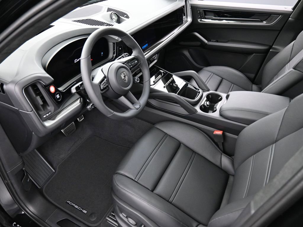 New 2026 Porsche Cayenne Turbo image 4