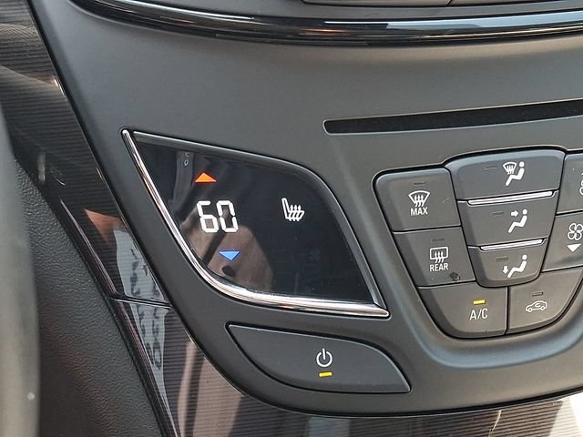 Used 2017 Buick Regal Sport Touring FWD image 19