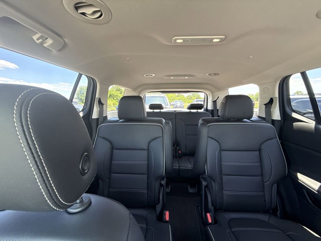 Used 2021 GMC Acadia Denali w/ Denali Technology Package FWD image 11