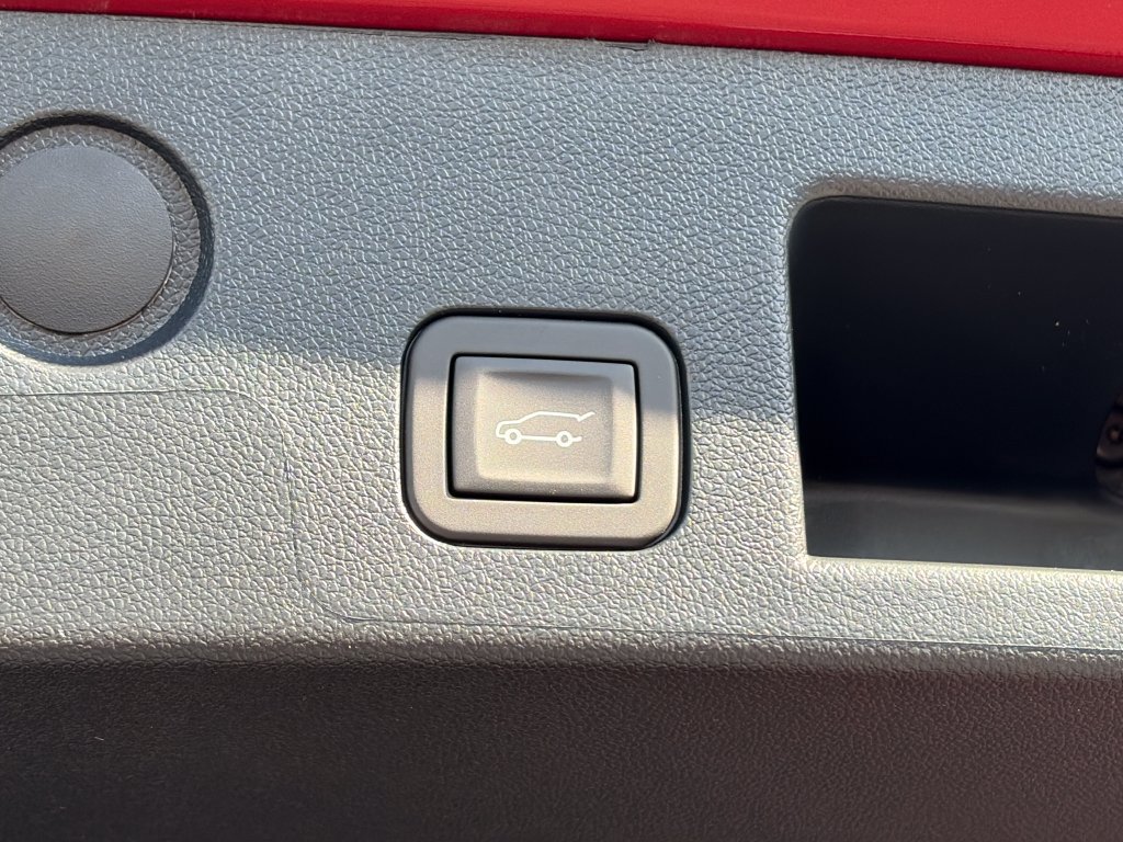 New 2027 Chevrolet Equinox RS w/ Convenience Package III FWD image 8