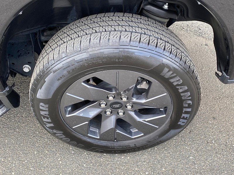 Used 2023 Ford F150 Lightning Lariat image 16