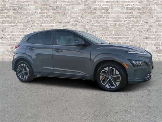 Used 2023 Hyundai Kona Limited video 1
