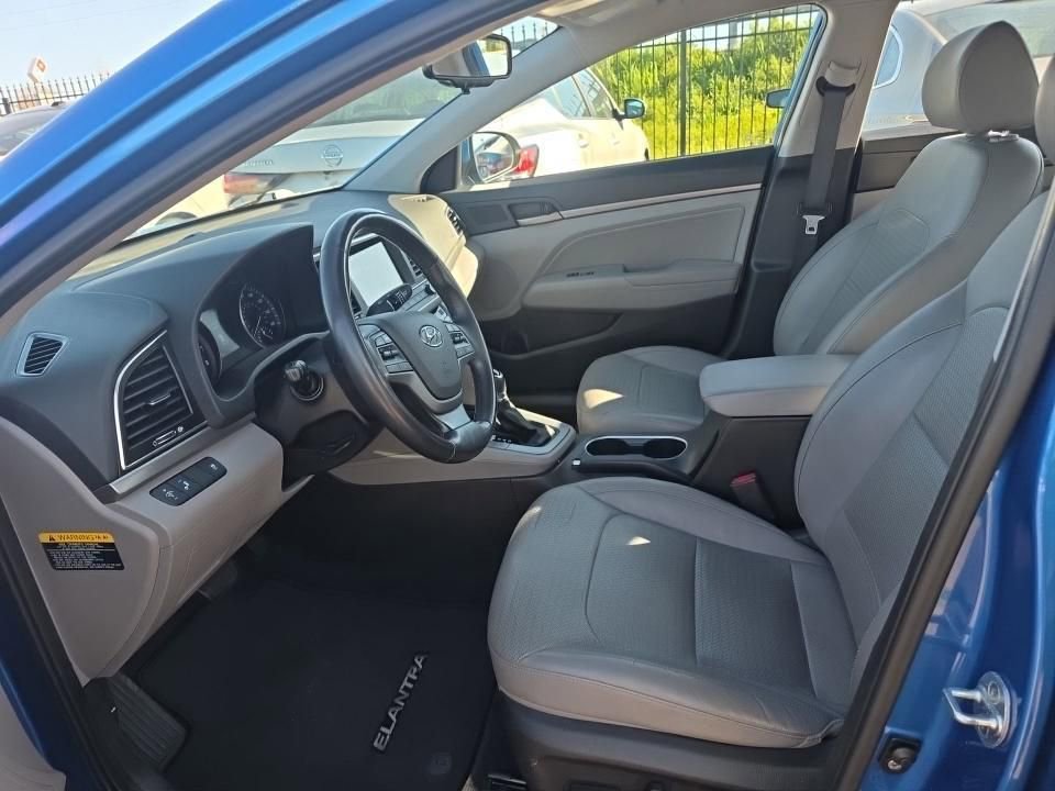 Used 2017 Hyundai Elantra Limited image 2