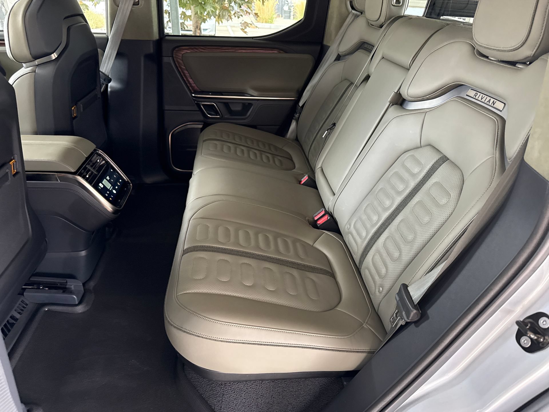 Used 2022 Rivian R1T Launch Edition AWD/4WD image 22