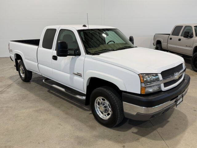 Used 2004 Chevrolet Silverado 2500 LS w/ Heavy-Duty Power Package AWD/4WD image 6