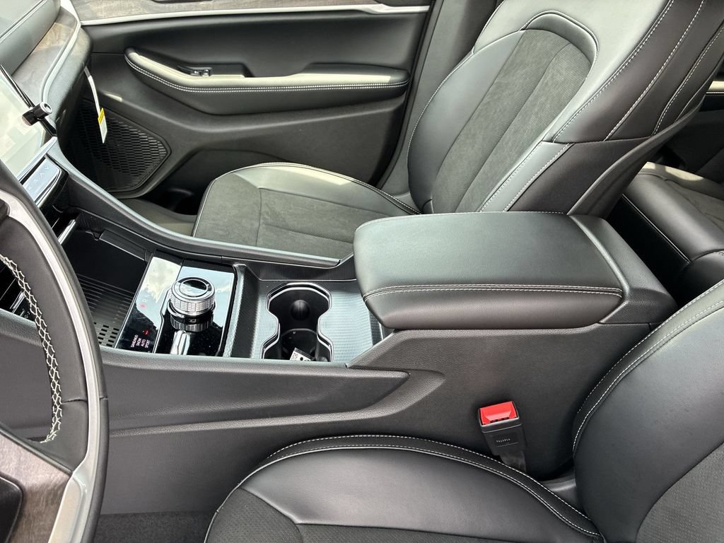 New 2026 Jeep Grand Cherokee Altitude AWD/4WD image 22