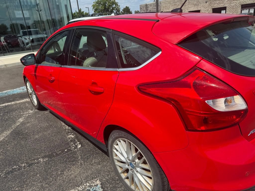 Used 2012 Ford Focus SEL FWD image 4