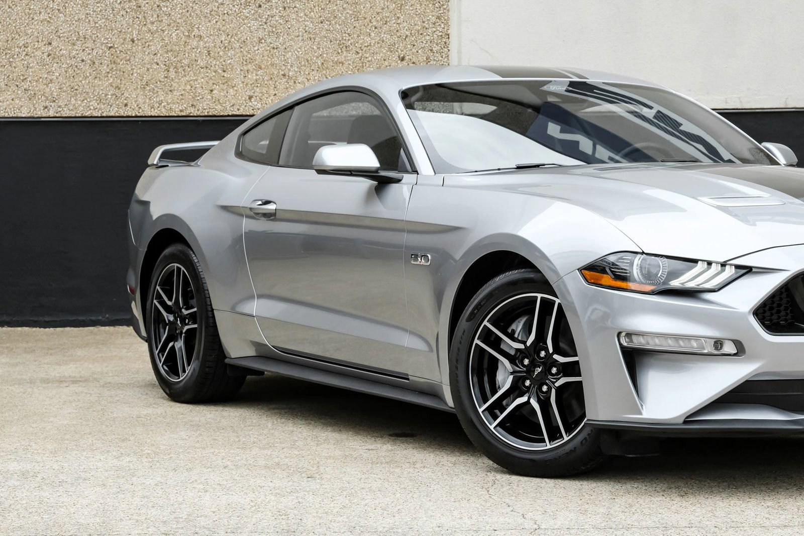 Used 2022 Ford Mustang GT RWD image 8