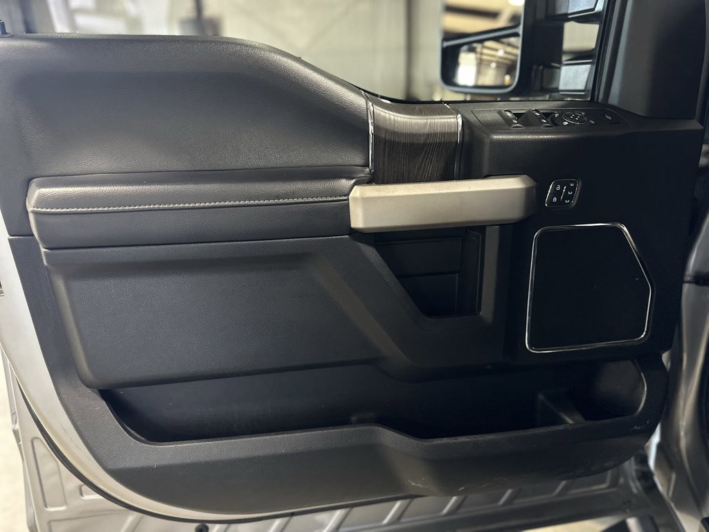 Used 2020 Ford F250 Lariat image 6