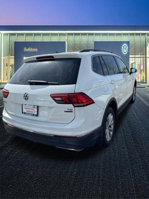 Used 2018 Volkswagen Tiguan SE AWD/4WD image 9