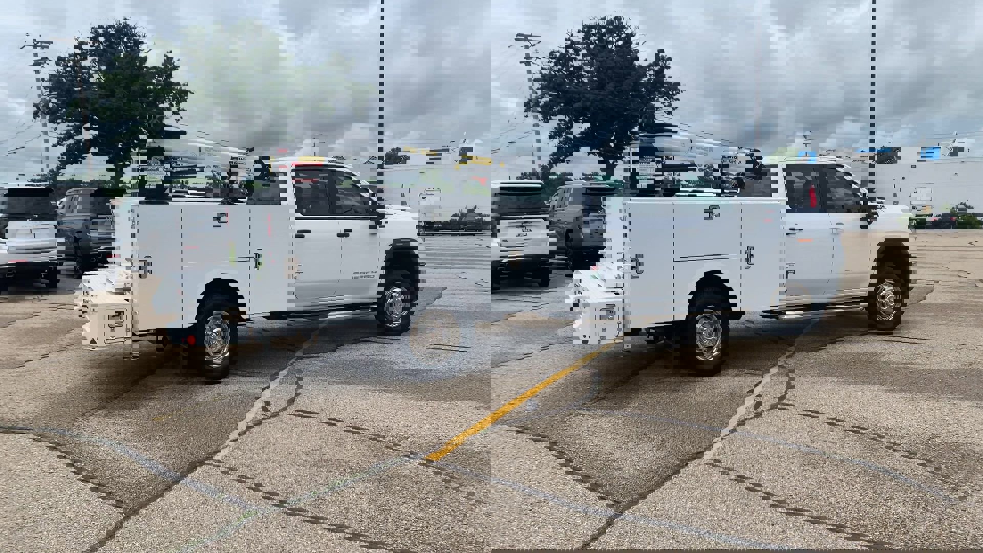 New 2024 GMC Sierra 3500 Pro w/ Fleet Convenience Package image 9