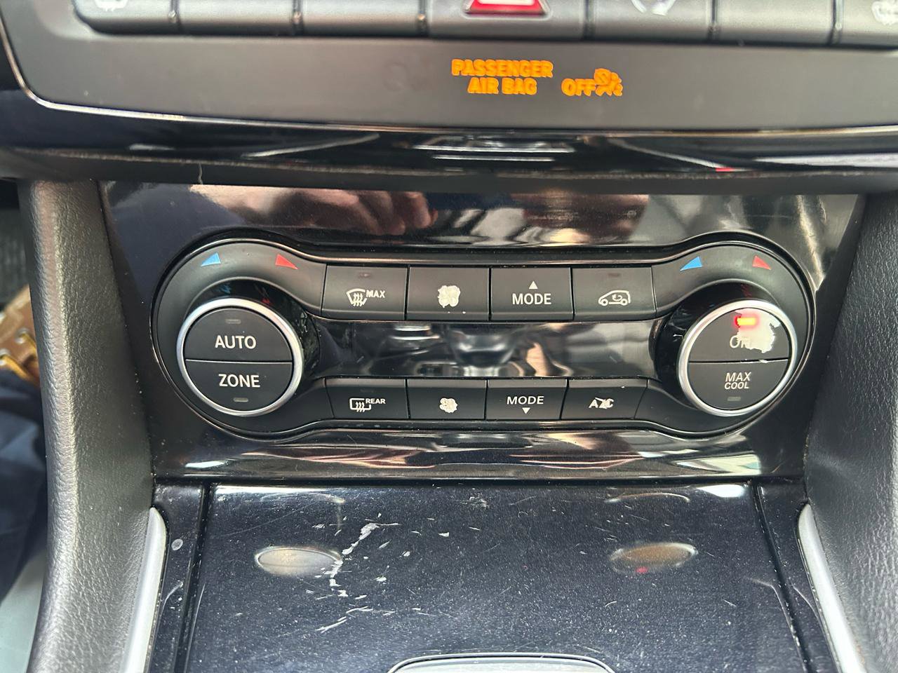 Used 2018 INFINITI QX30 image 25