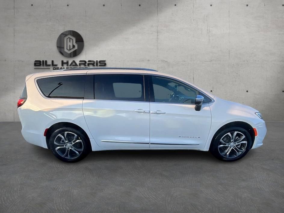 New 2026 Chrysler Pacifica Pinnacle w/ Trailer Tow Group image 5