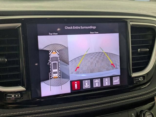 Used 2022 Chrysler Pacifica Touring-L w/ Uconnect Theater Family Group FWD image 23