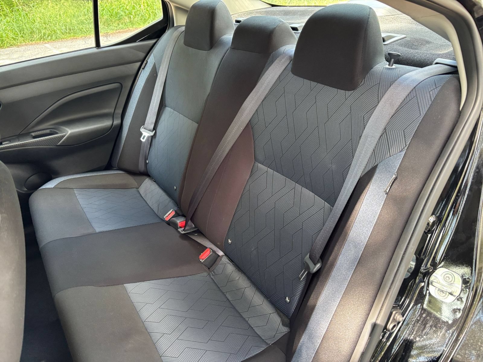Used 2025 Nissan Versa SV FWD image 35