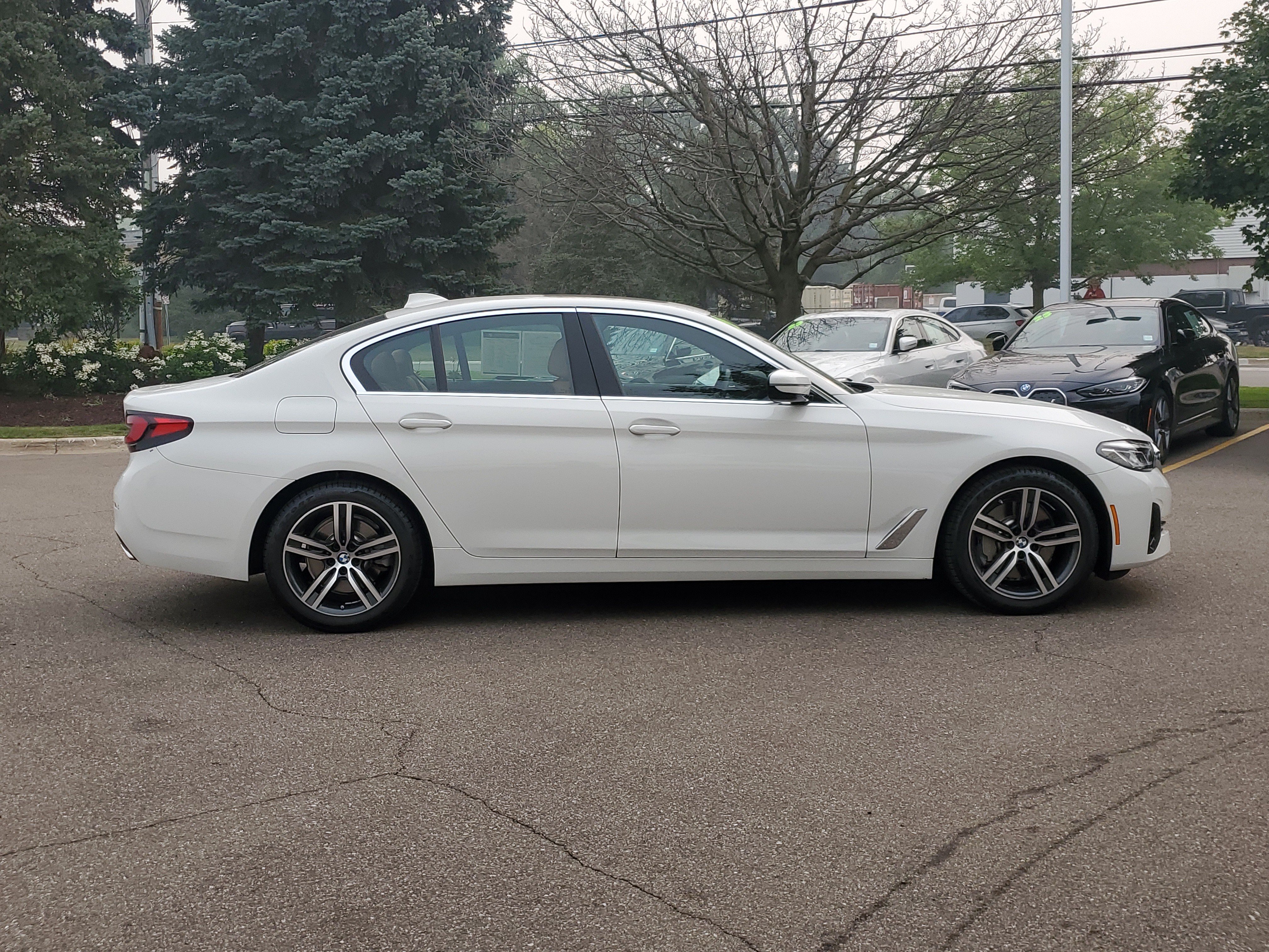 Used 2023 BMW 530i xDrive w/ Premium Package AWD/4WD image 6