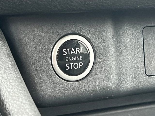 Used 2023 Nissan Rogue SV image 27