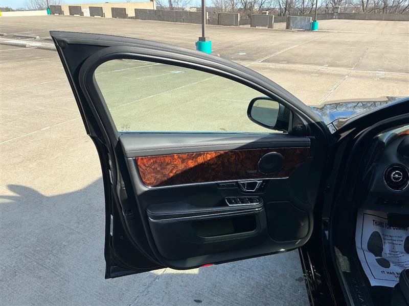 Used 2014 Jaguar XJ L Portfolio image 27