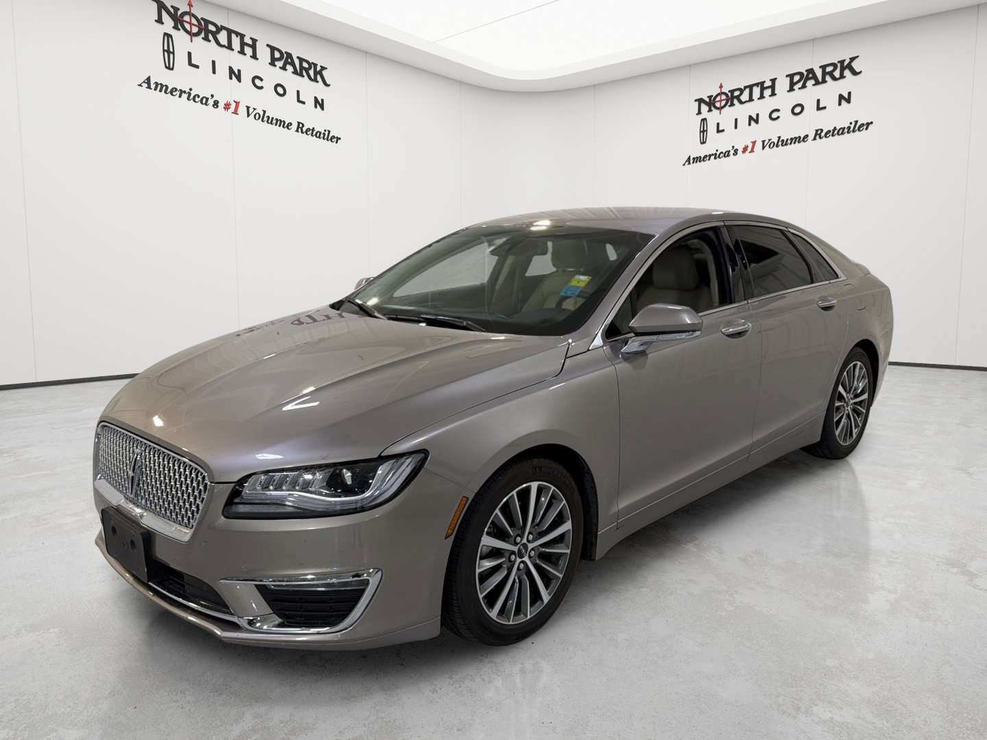 Used 2020 Lincoln MKZ w/ Convenience Package FWD image 1