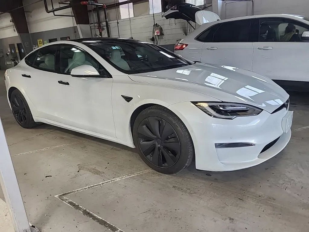 Used 2021 Tesla Model S Plaid image 2