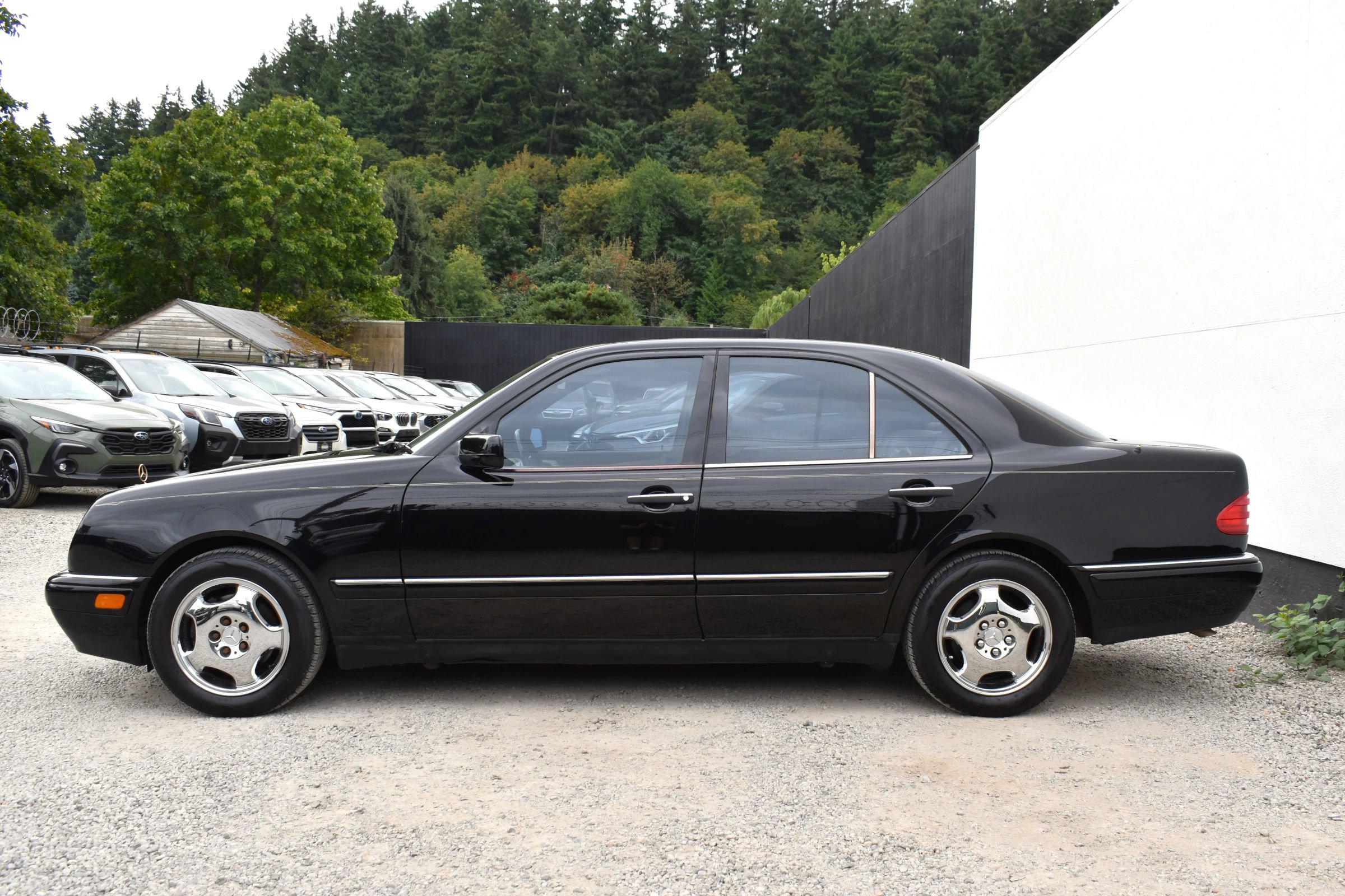 Used 1996 Mercedes-Benz E 320 Sedan image 9