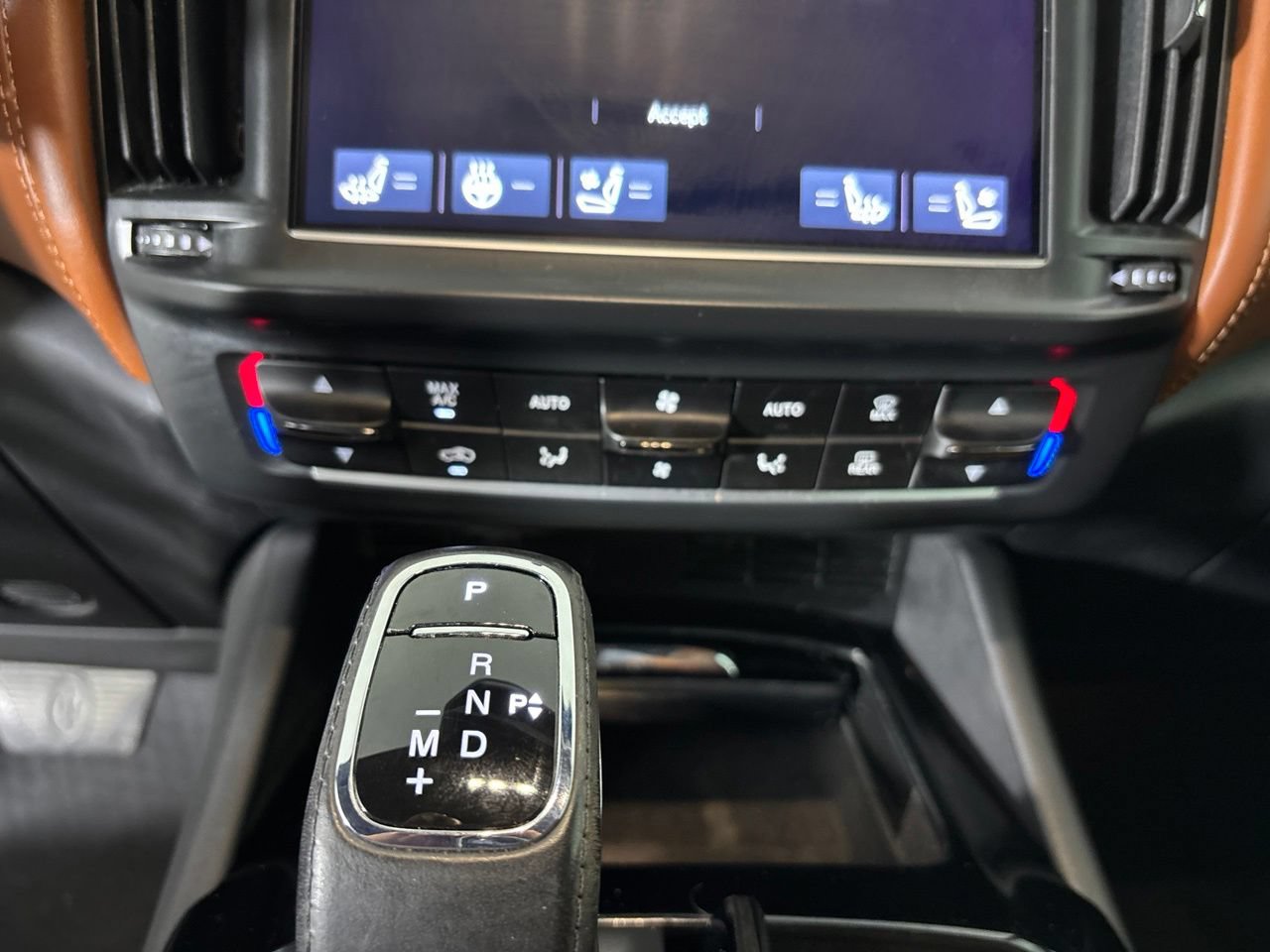 Used 2022 Maserati Levante GT AWD/4WD image 16