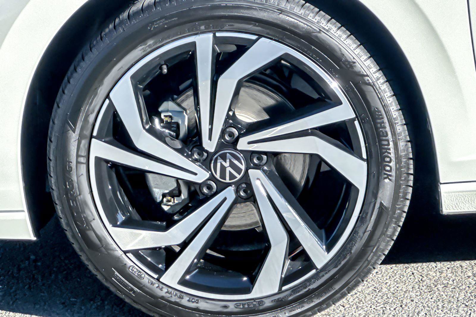 New 2026 Volkswagen Jetta SEL FWD image 23