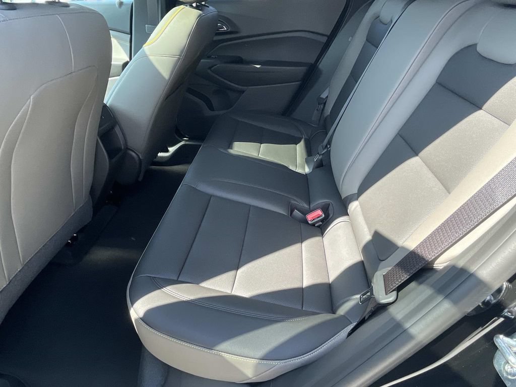 New 2026 Chevrolet Trax ACTIV w/ Sunroof Package FWD image 11