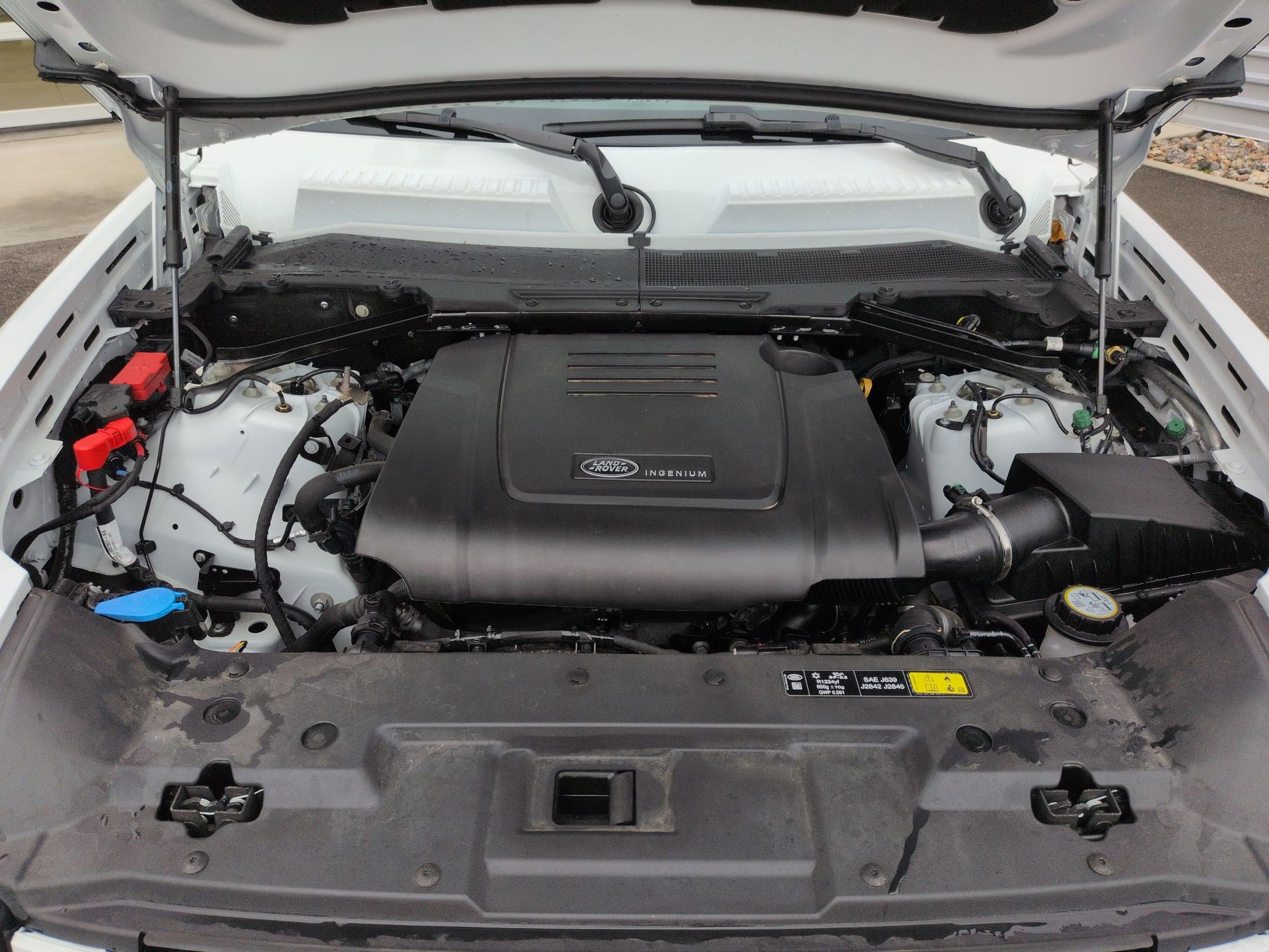 Used 2025 Land Rover Defender 110 S image 34