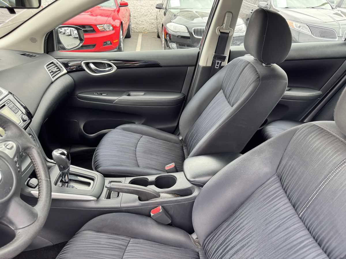 Used 2016 Nissan Sentra SV FWD image 33