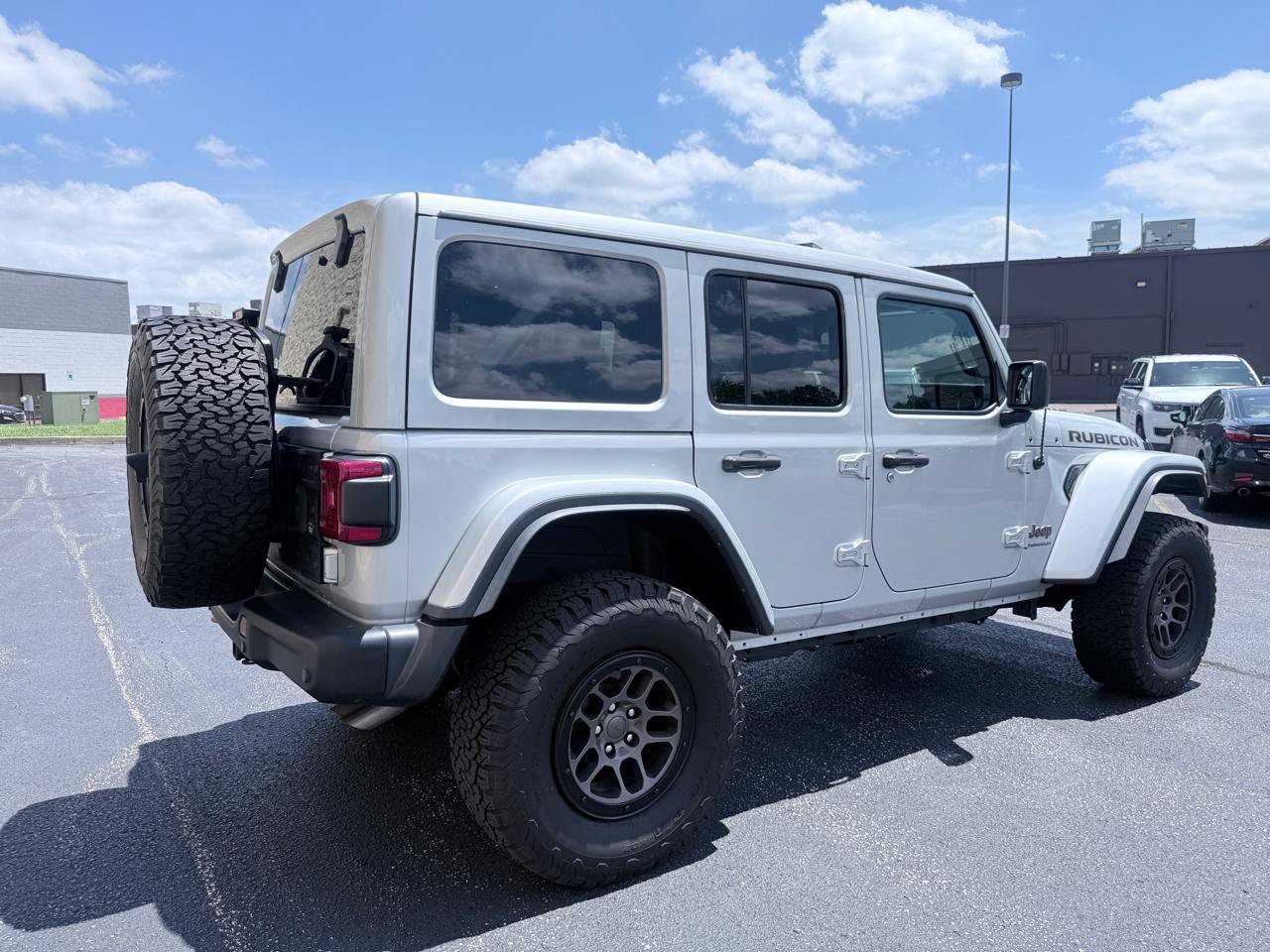 Used 2023 Jeep Wrangler Unlimited Rubicon 392 w/ Xtreme Recon 35" Tire Package AWD/4WD image 5