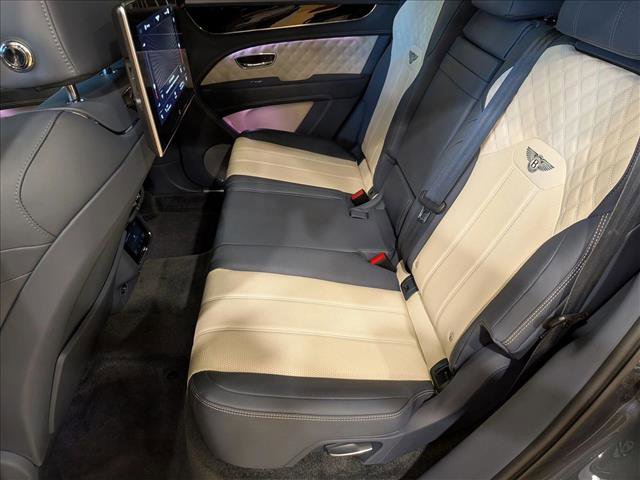 Used 2022 Bentley Bentayga image 20